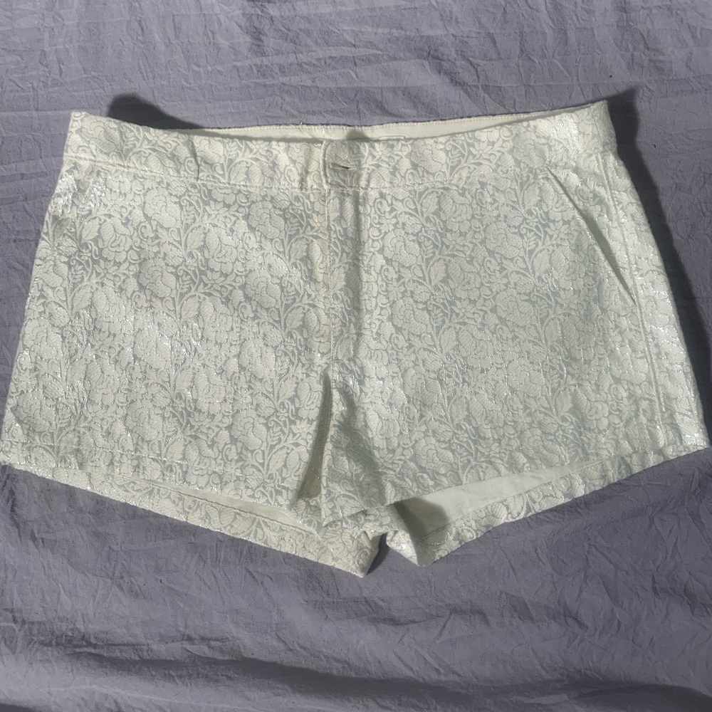 Abercrombie & Fitch Shorts with Silver Metallic Threading Size 8‎